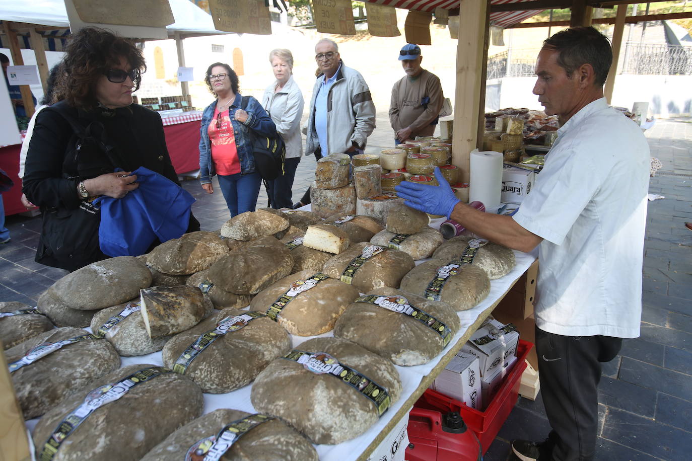 Fotos: Mercadón de Primavera por la II Flor de Grado
