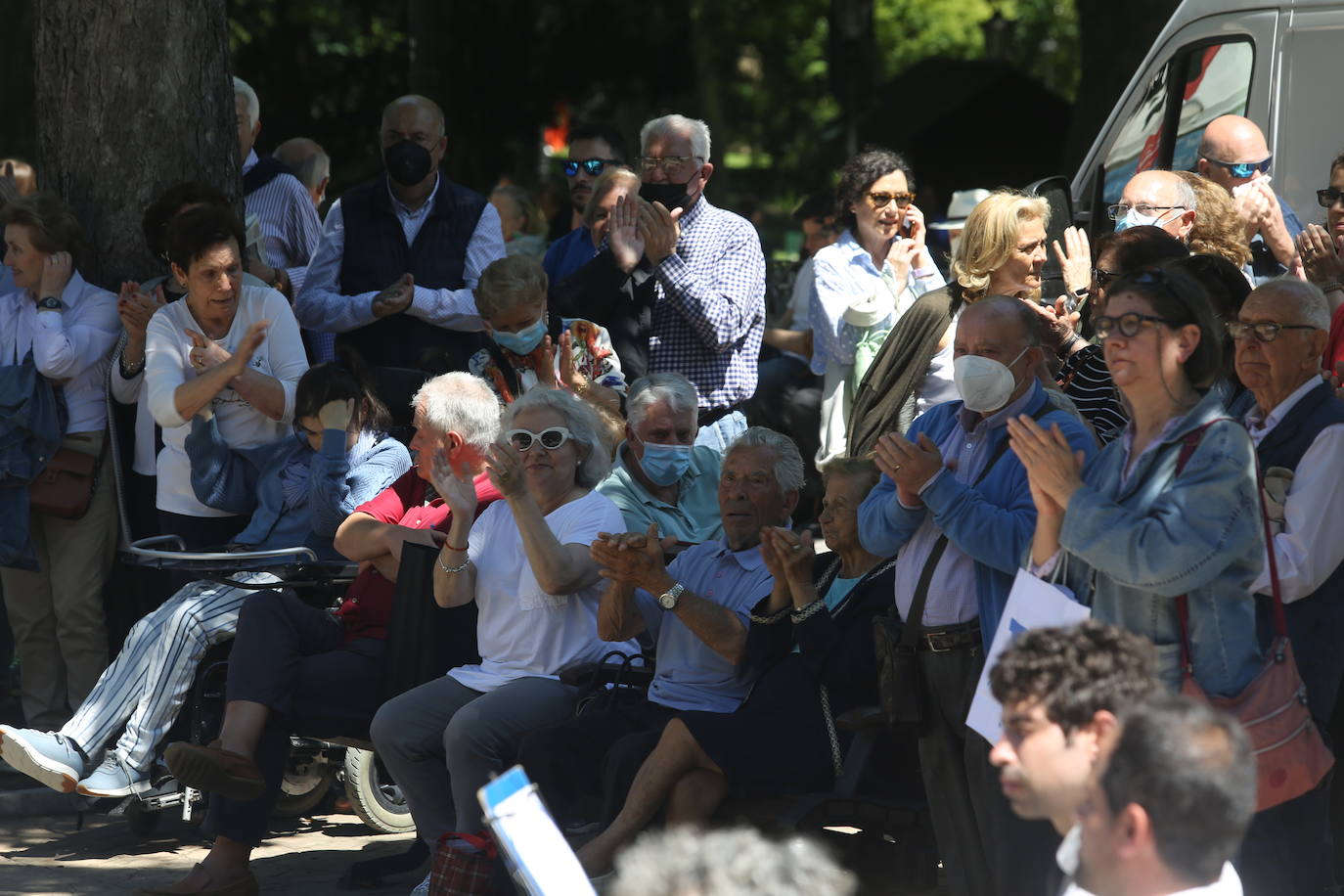 Tras dos años de parón debido a la pandemia este año se celebra el tradicional Martes de Campo en Oviedo. Se repartirán 3.800 bollos preñaos. Además la alborada musical, juegos infantiles y el concierto de la Banda de Música Municipal completan el programa de actos.