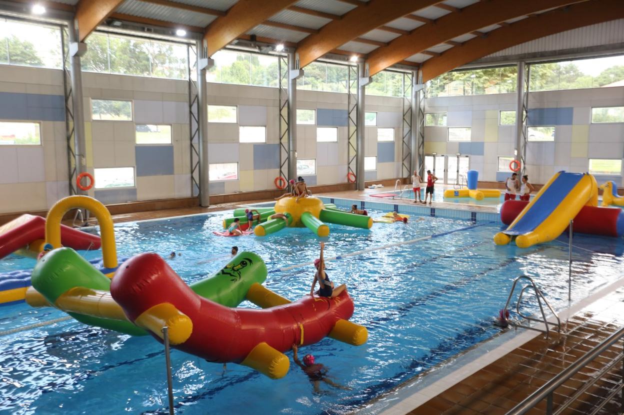 Juegos para niños en la piscina de El Quirinal. 