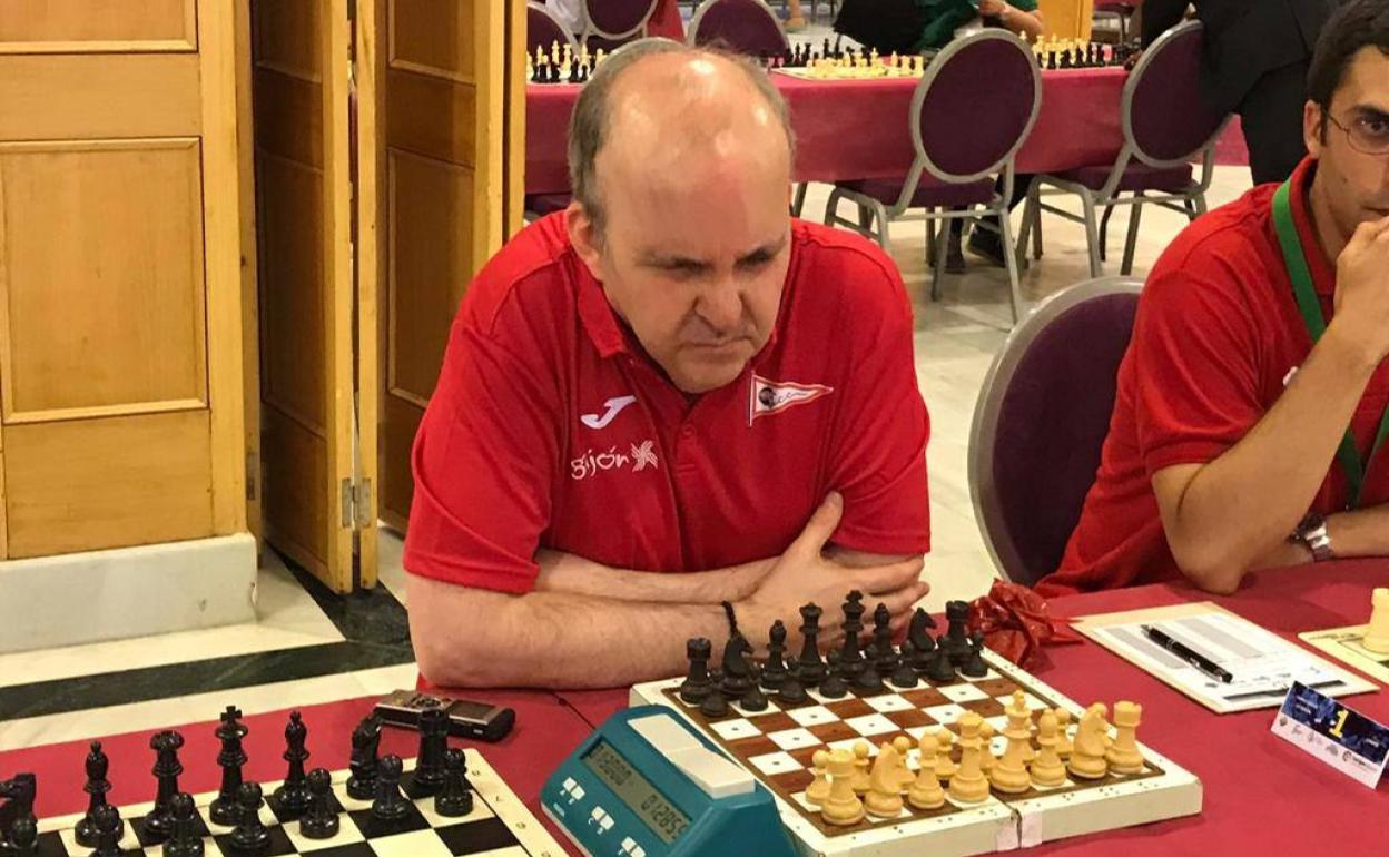 Carlos Menéndez con el Grupo Covadonga en el Campeonato de España de clubes.