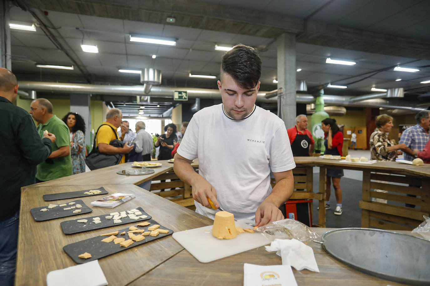 Paula Prendes ha sido la nueva embajadora de la la Denominación de Origen Protegida (DOP). Este martes se ha celebrado el Salón de la Sidra de Asturias 2022 donde se han dado a conocer los premios a las mejores sidras del año. 