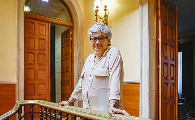 Ana González, posando en el Ayuntamiento. 
