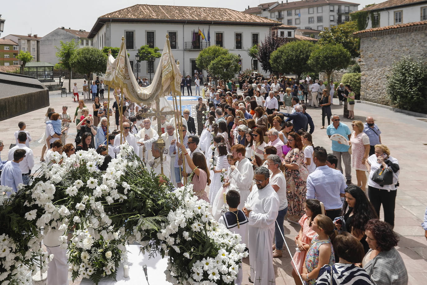 Fotos: Pravia se cubre de flores