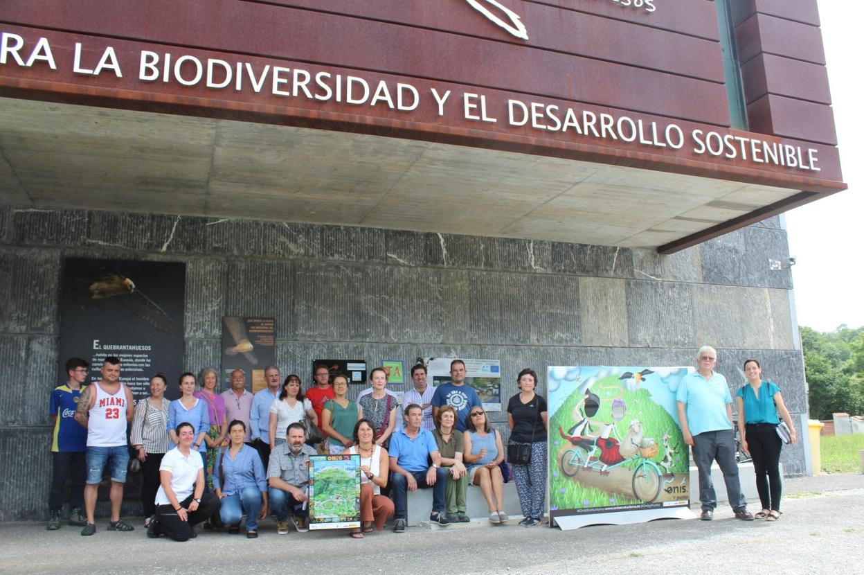 La nueva oficina de información turística de Onís está ubicada en el Centro del Quebrantahuesos. 