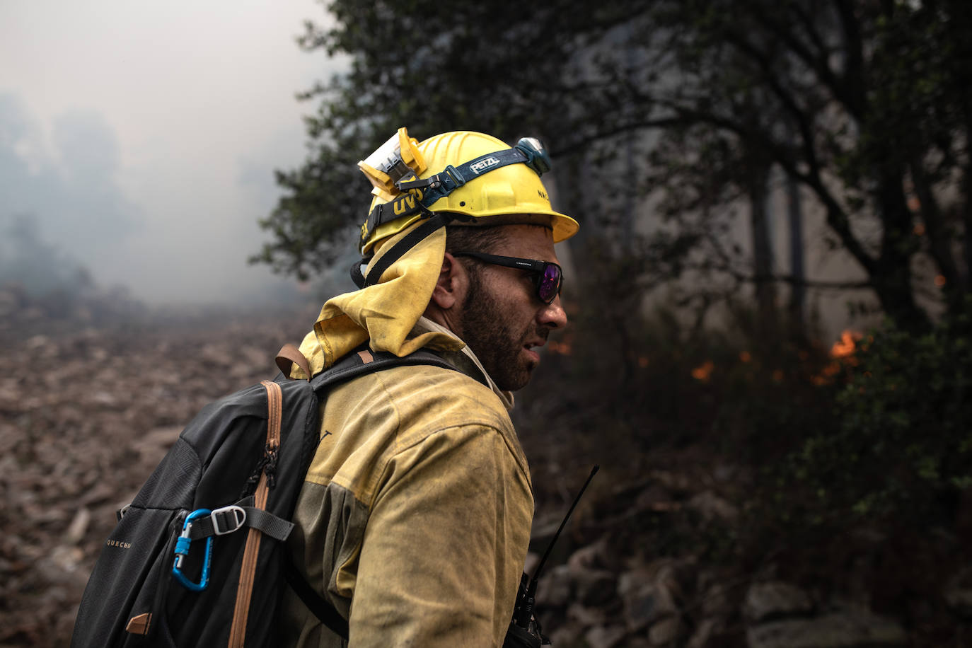 Hasta el momento catorce pueblos han sido evacuados por el incendio forestal que asola desde la noche del miércoles la Sierra de la Culebra 