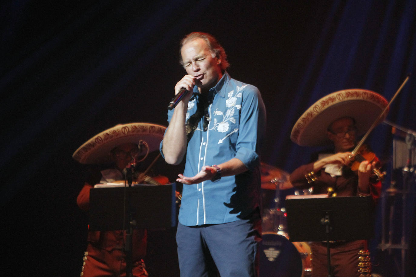 Fotos: Bertín Osborne brilla en Gijón