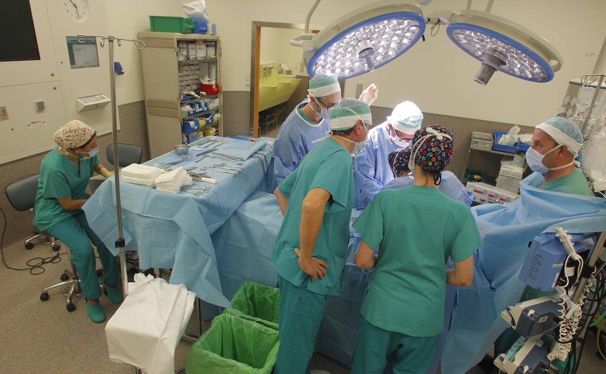 Quirófano del HUCA.