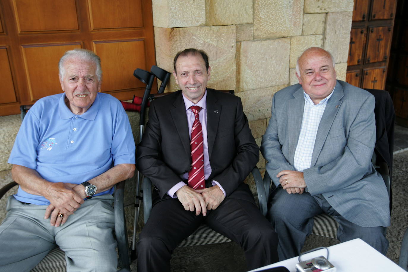 El histórico capellán del Sporting y párroco jubilado de El Coto fallece a los 85 años dejando huérfanos a un equipo, un barrio y una ciudad de su pasión futbolera, fervor religioso e infatigable sorna.