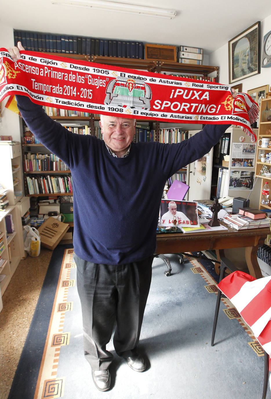 El histórico capellán del Sporting y párroco jubilado de El Coto fallece a los 85 años dejando huérfanos a un equipo, un barrio y una ciudad de su pasión futbolera, fervor religioso e infatigable sorna.