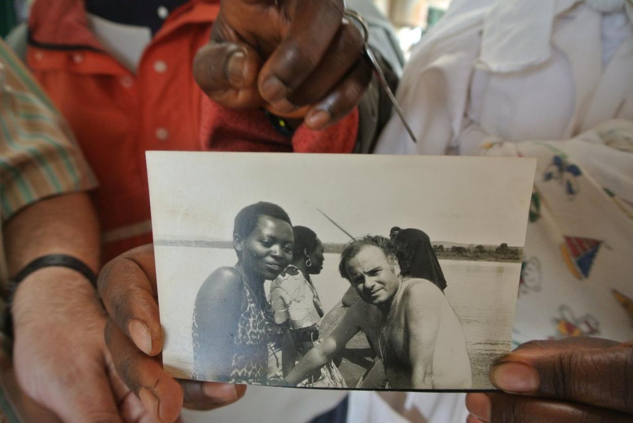 Fueyo, en una imagen de sus años en Burundi. 