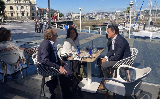 Alejandro Irarragorri, esta mañana en el Puerto Deportivo de Gijón.