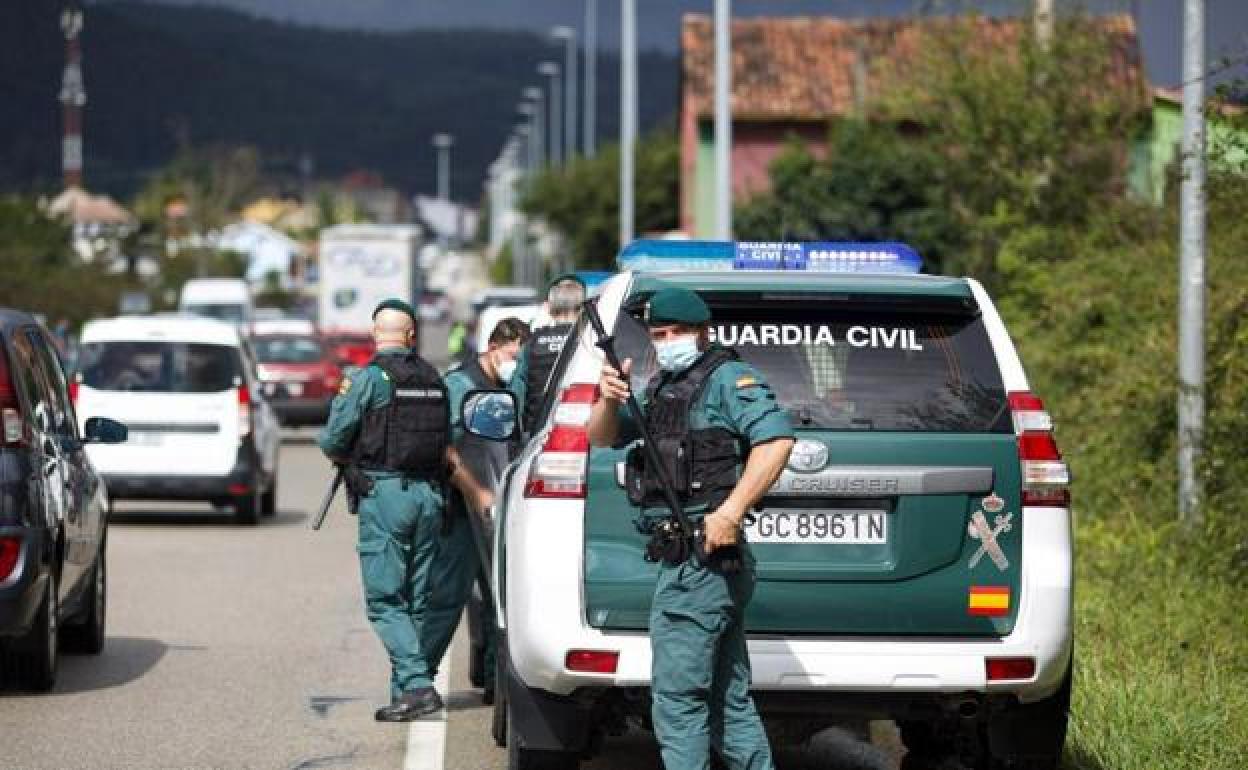 La Guardia Civil realizó un amplio despliegue en la zona donde ocurrió el fatal accidente, en 2021, para hacer el atestado y evitar que la situación se descontrolara.