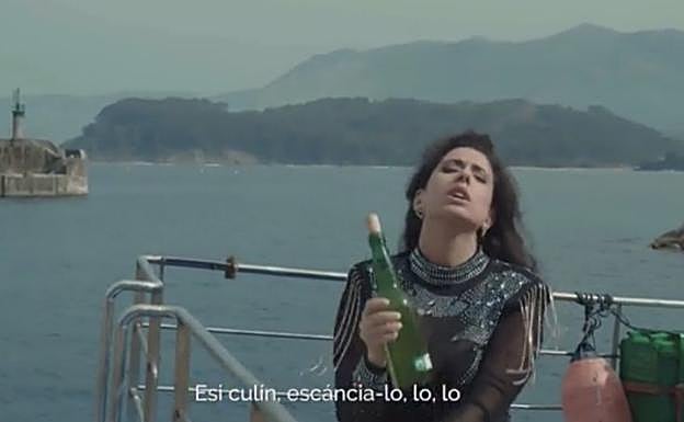 Nerea Vázquez, como la Chanel asturiana. 