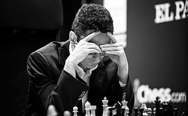 Fabiano Caruana en plena reflexión. 