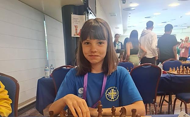 Alina Prochaieva, mejor ajedrecista de la selección asturiana.