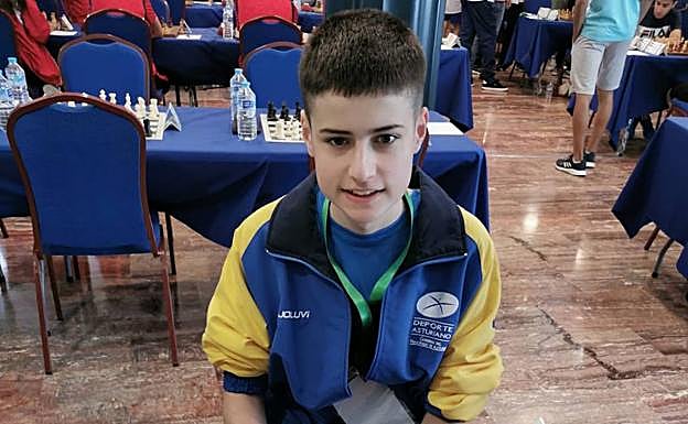 Diego Vergara, primer tablero de la selección asturiana. 