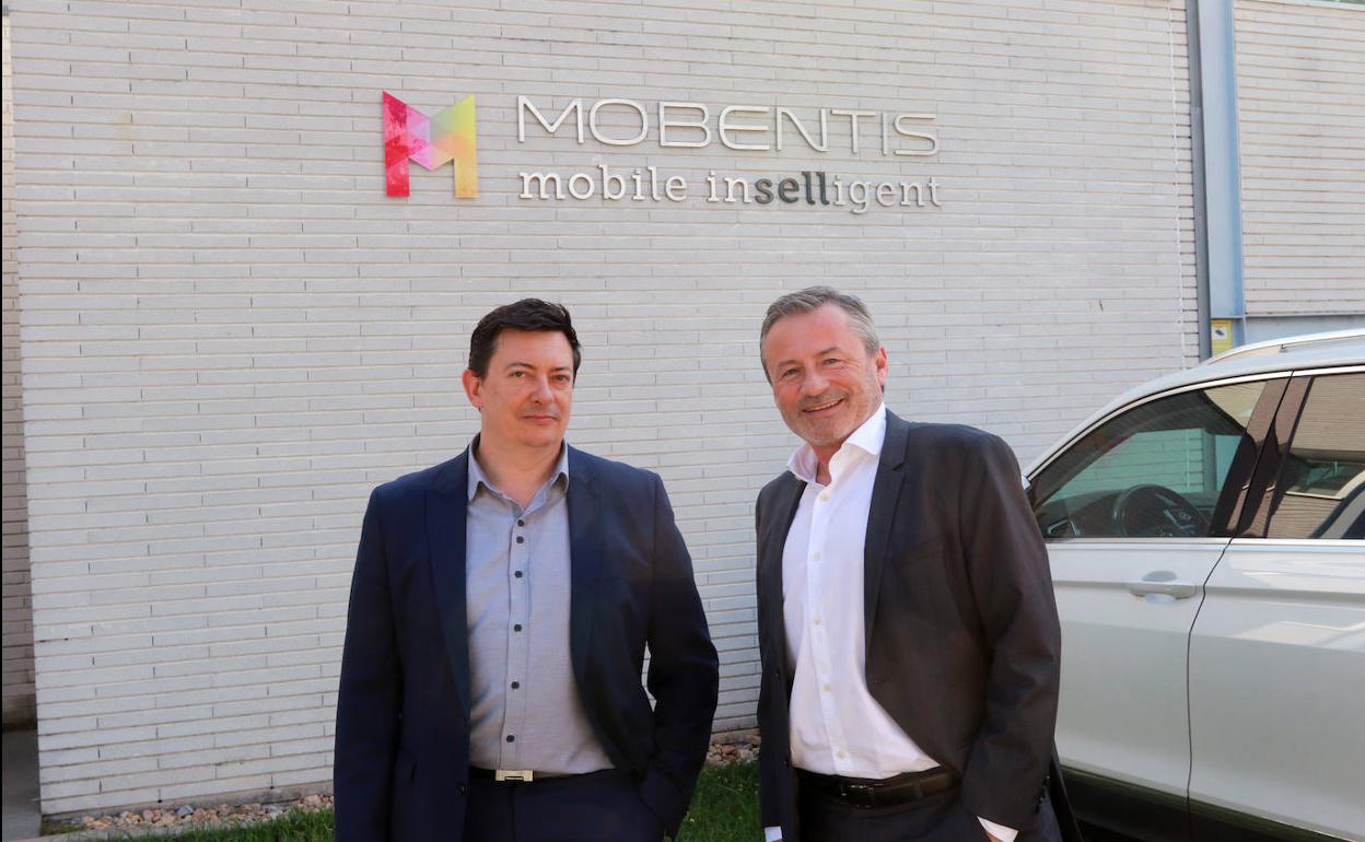 Jose María Fueyo y Alberto Cabal, en la sede de la empresa en el Parque Tecnológico de Llanera.