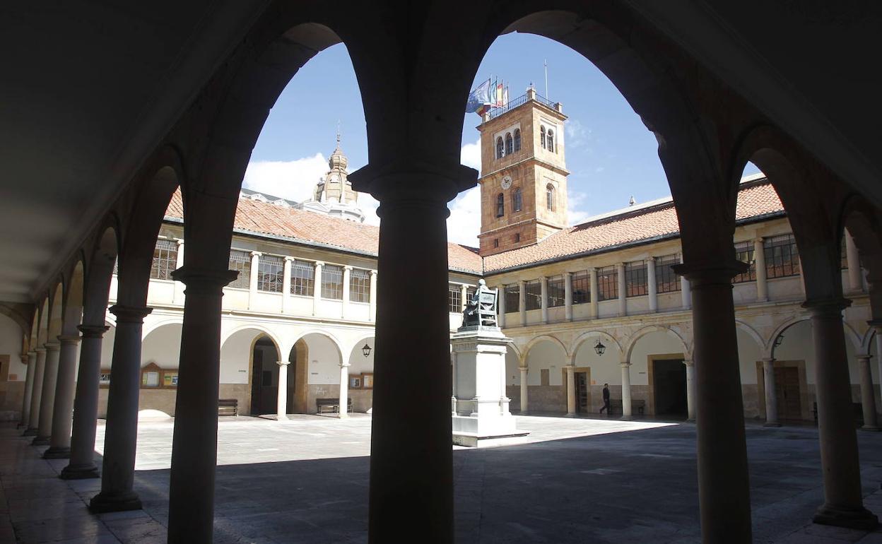 Patio del Edificio Histórico de la Universidad de Oviedo.
