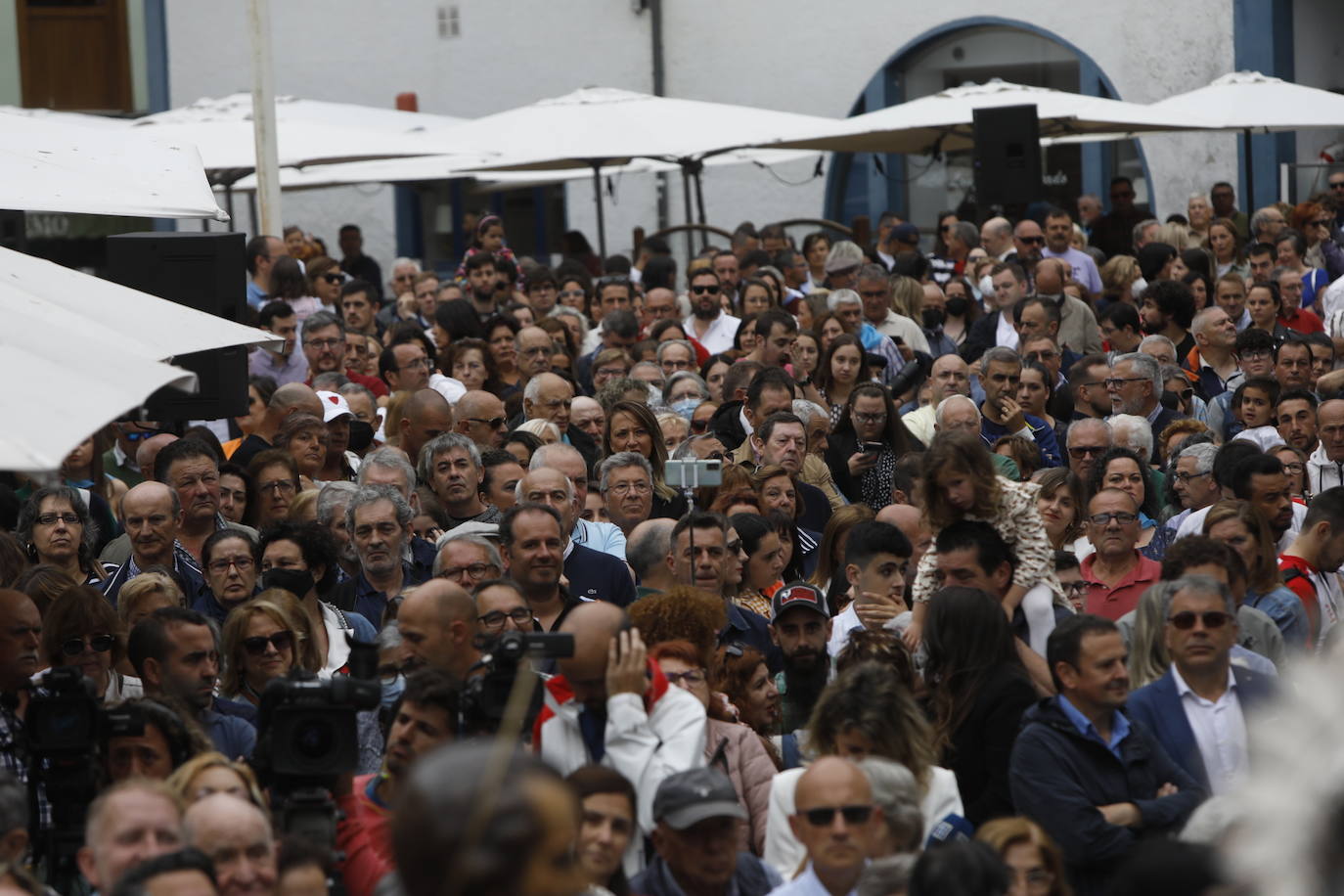 Fotos: Cudillero, abarrotado de nuevo por l&#039;Amuravela