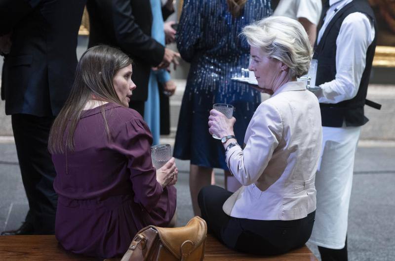 Ursula von der Leyen, durante la cena en el Museo del Prado.