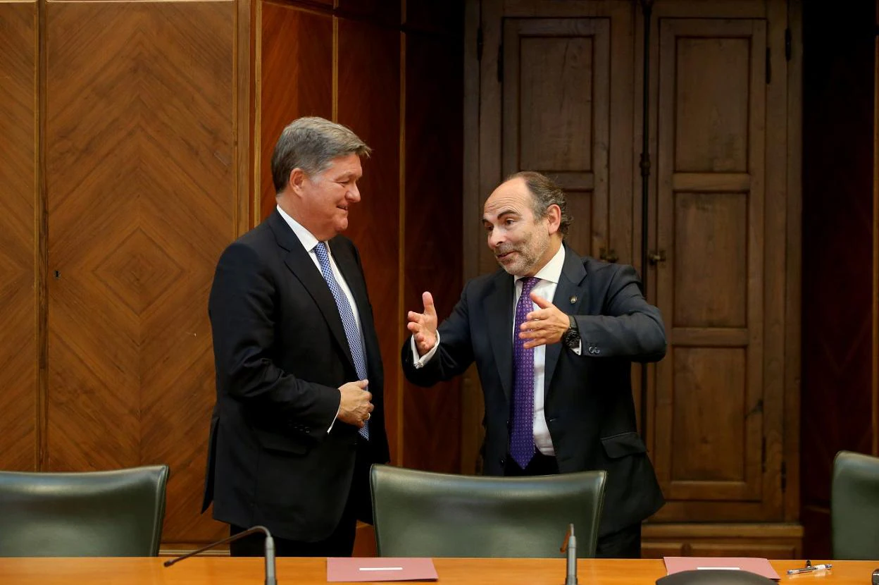 El CEO de Capgemini España, Luis Abad, y el rector. 