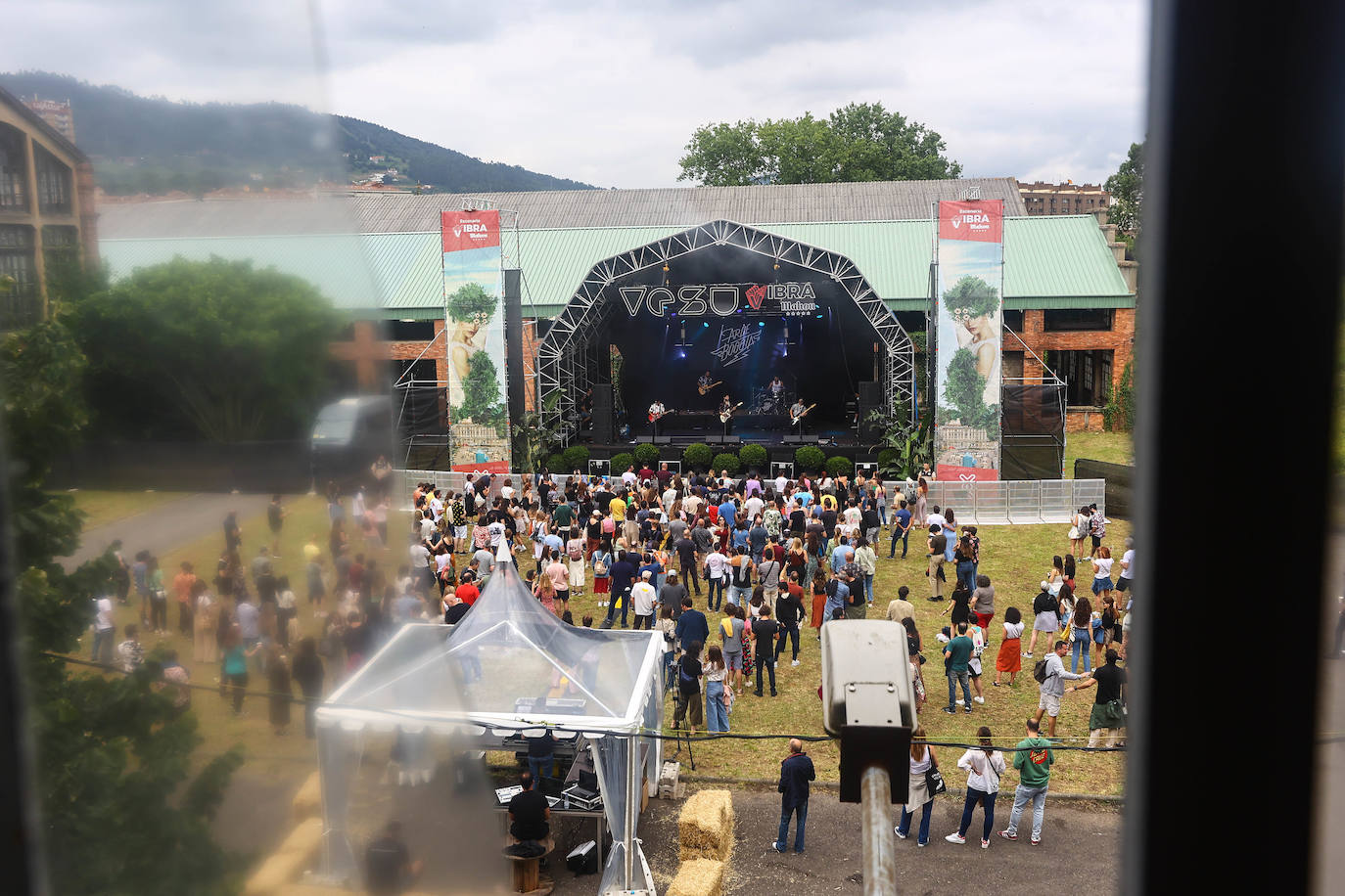 En el menú de este sábado nombres pesados del panorama indie como Los Planetas o Cupido estarán en sesión de tarde-noche y en la de vermú, Arde Bogotá