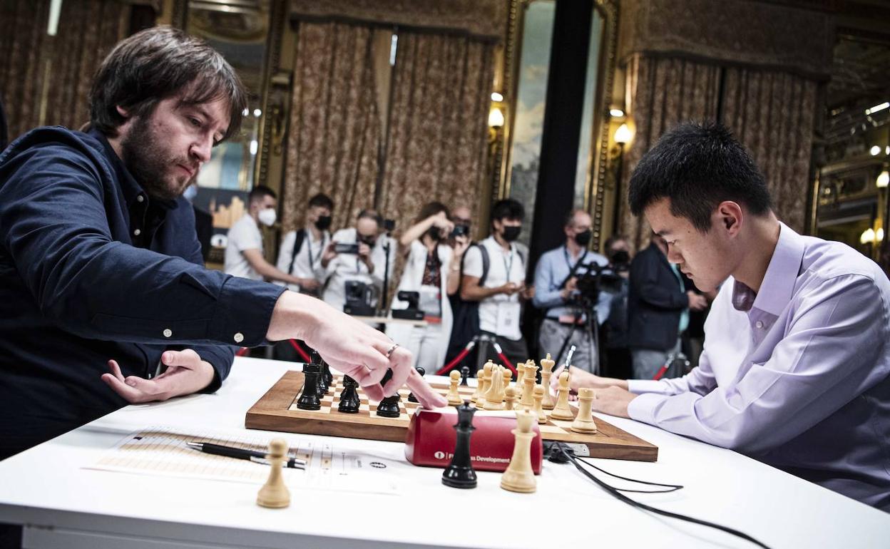 Teimur Radiábov durante su duelo con Liren Ding.