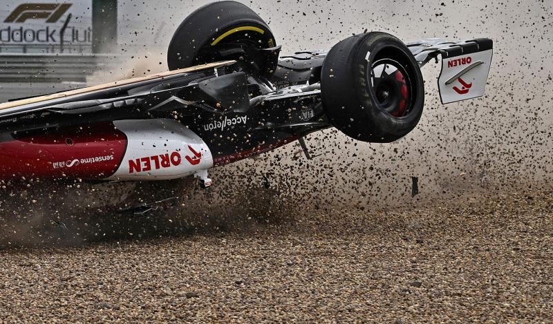 Fotos: Las imágenes del terrible accidente de Zhou en Silverstone