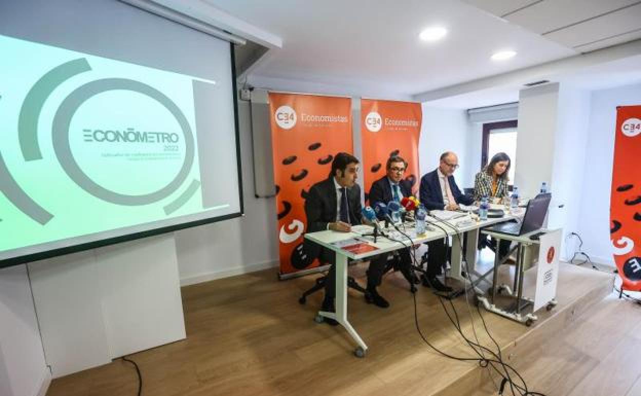 crece el pesimismo de los economistas asturianos