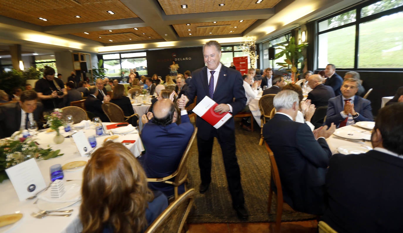 Fotos: Premio a «uno de los hombres buenos que tenemos en Gijón»