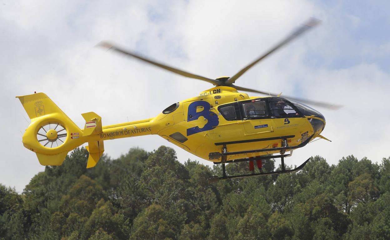 El Grupo de Rescate, a bordo del helicóptero medicalizado, fue activado tras recibir el aviso del accidente en Blimea, aunque no tuvo que intervenir.