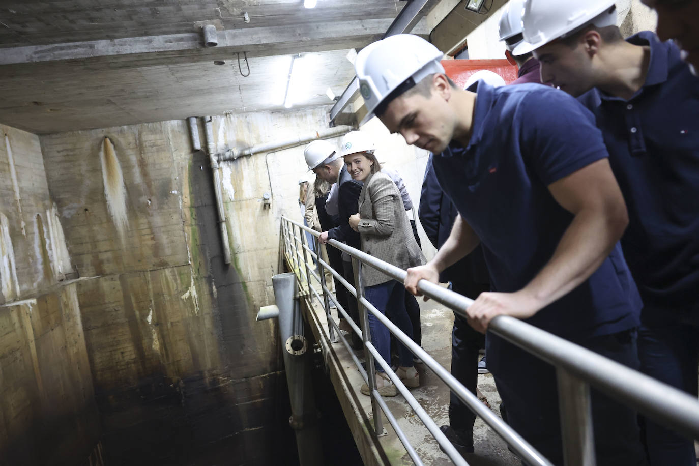 Fotos: La Central Hidroeléctrica de Proaza se abre a los becados de EdP