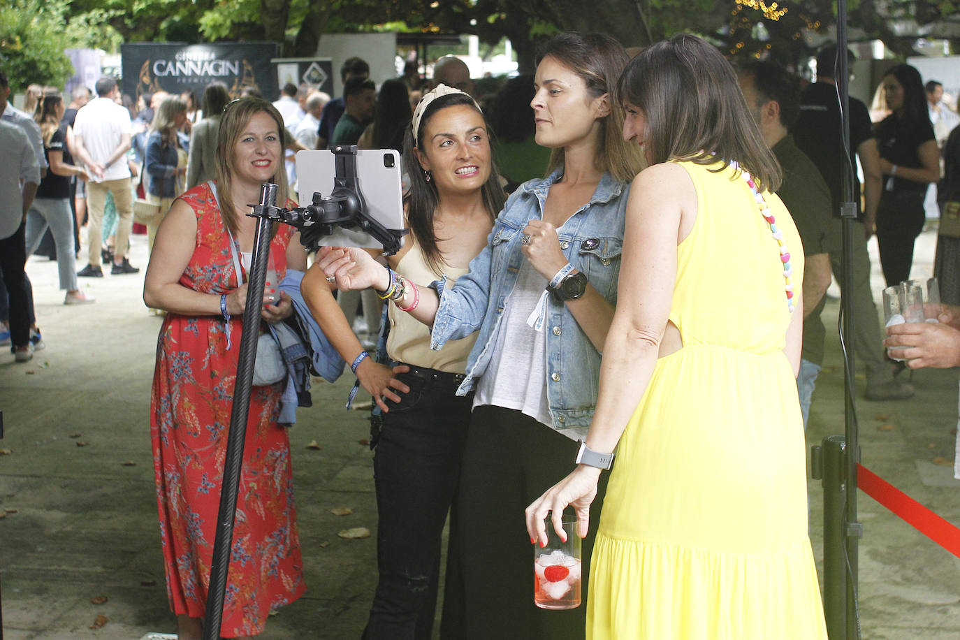 Fotos: Tragos de colores en Gin Planet y fiestas en Las Delicias de Somió