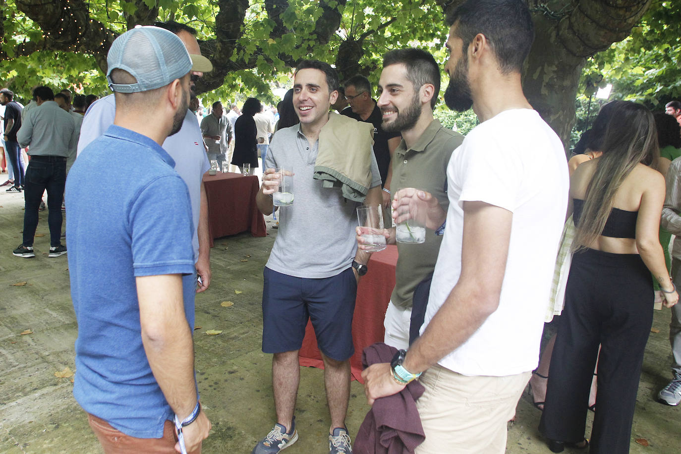 Fotos: Tragos de colores en Gin Planet y fiestas en Las Delicias de Somió