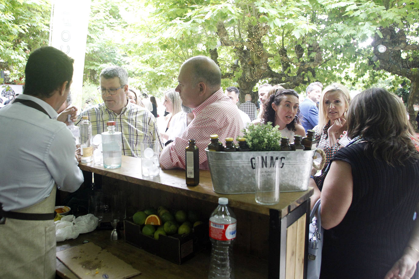 Fotos: Tragos de colores en Gin Planet y fiestas en Las Delicias de Somió