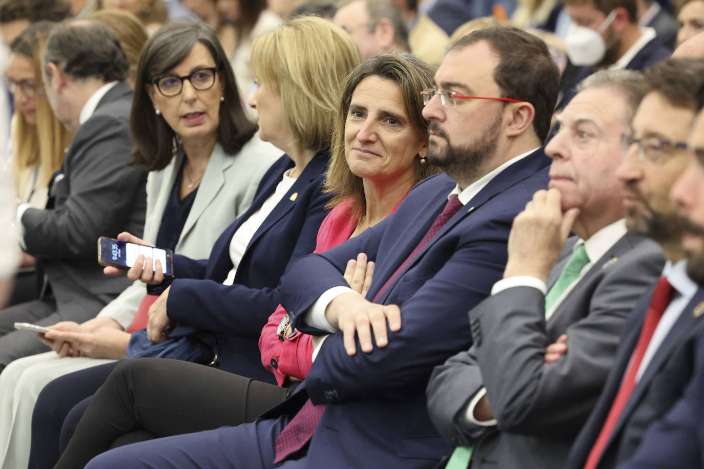 Fotos: Teresa Ribera: «Hay muchísimos recursos para activar la modernización de la industria asturiana»