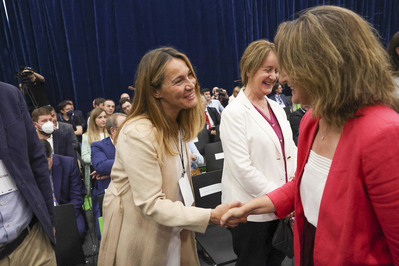 Fotos: Teresa Ribera: «Hay muchísimos recursos para activar la modernización de la industria asturiana»