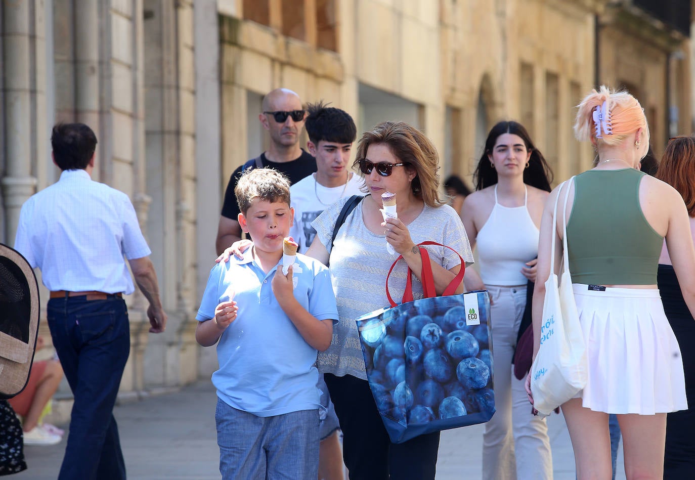 Fotos: Asturias disfruta del verano: playas y piscinas para aliviar el calor