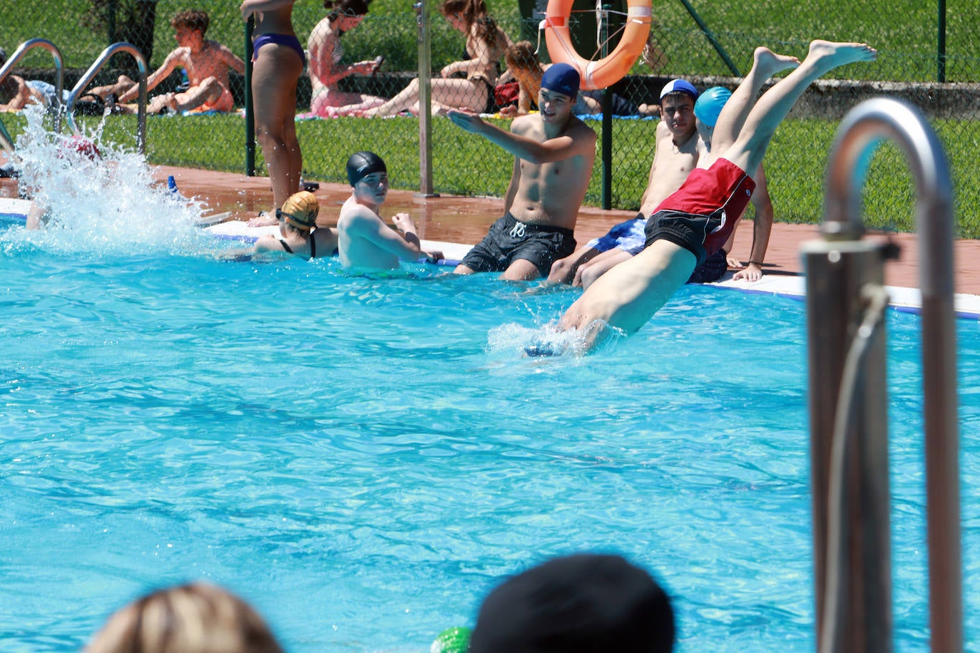 Fotos: Asturias disfruta del verano: playas y piscinas para aliviar el calor