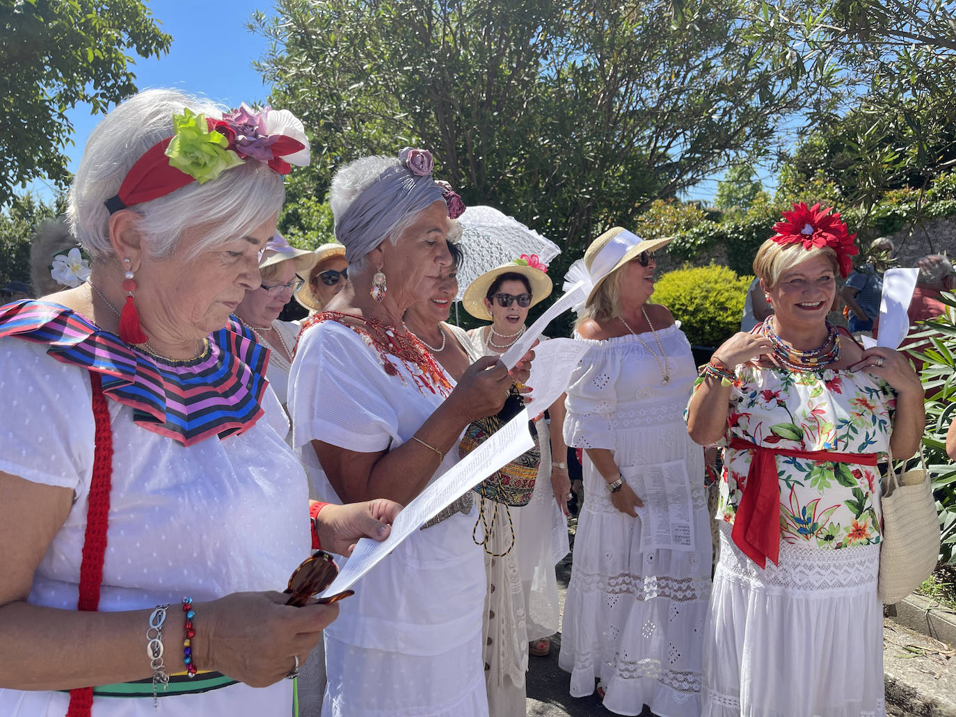 Fotos: El color de México anima la fiesta de los indianos de Colombres