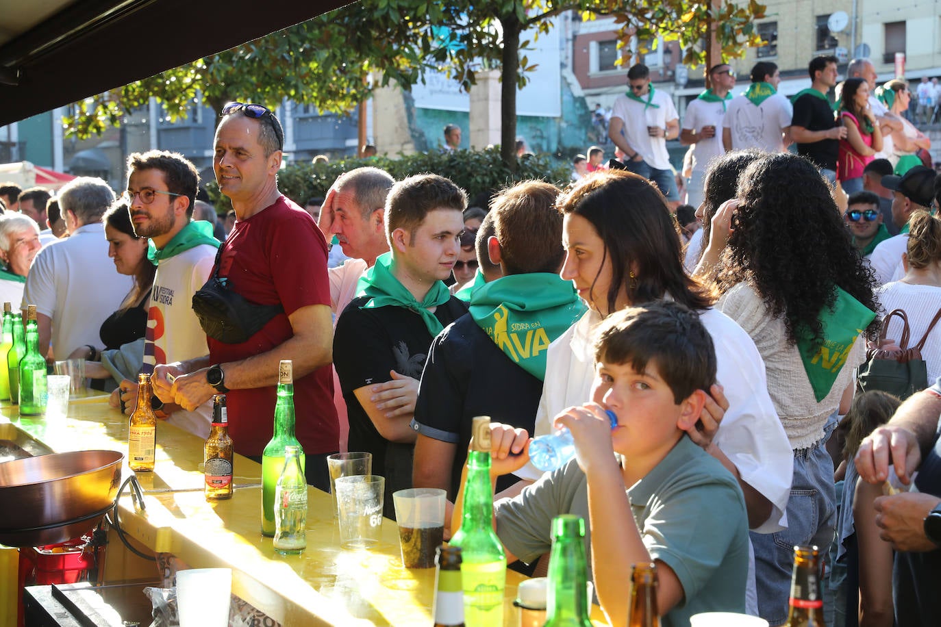 Fotos: El olor a sidra inunda Nava