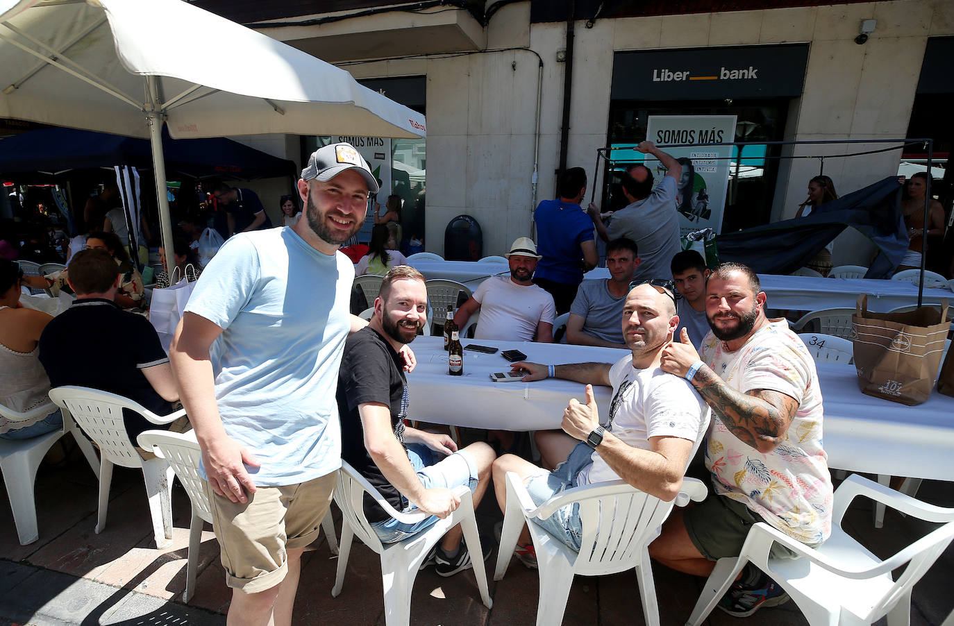 Fotos: Grado, con la comida en la calle para disfrutar de la fiesta