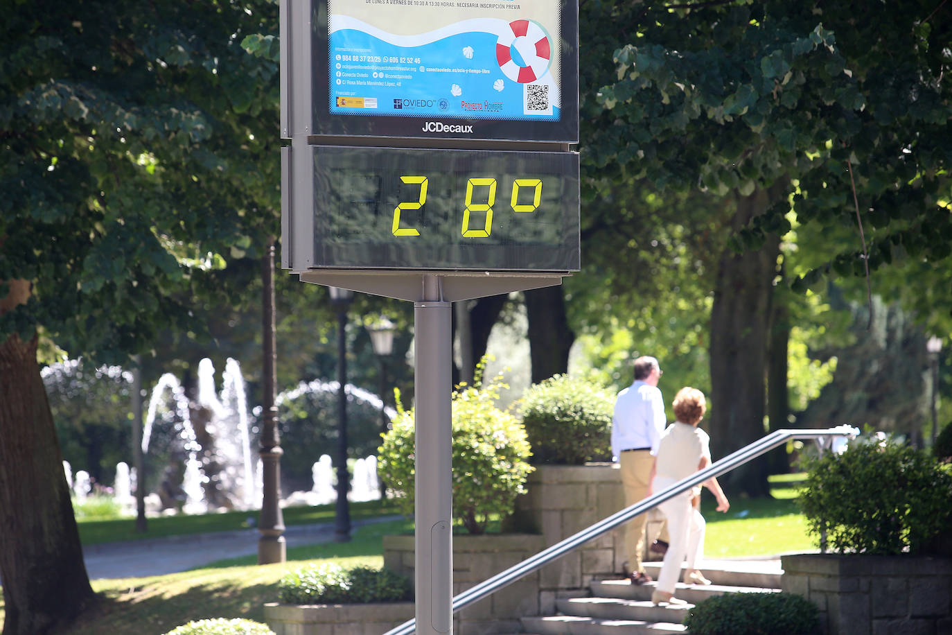 Fotos: Chapuzones para combatir las altas temperaturas de Asturias