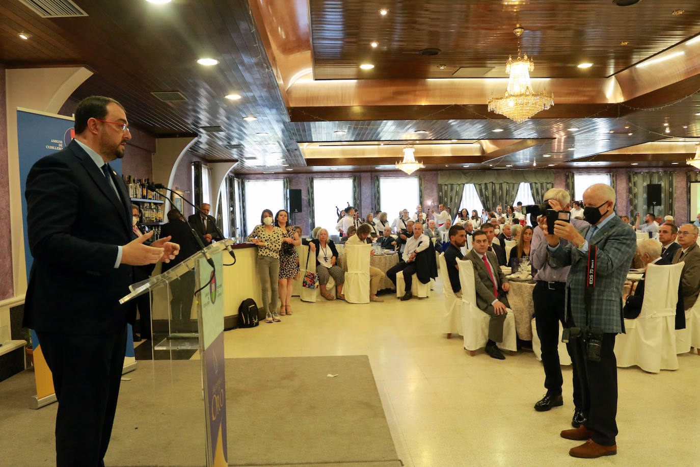 Fotos: Amigos de Cudillero entrega los premios Amuravela de Oro