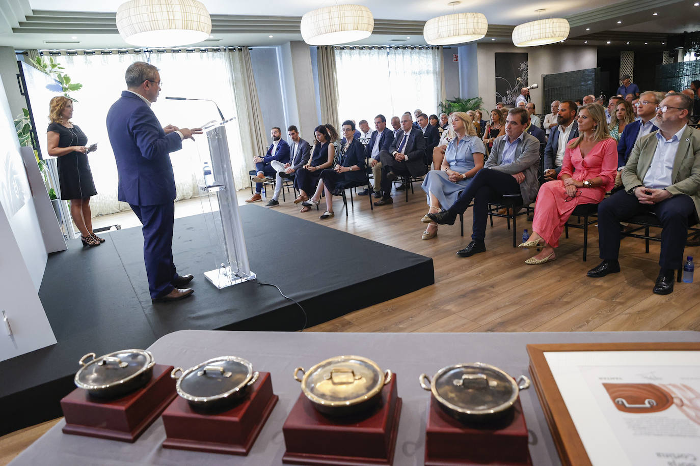 Carme Ruscalleda, La Pondala, Xune Andrade y Borja Cortina agigantan el palmarés de los premios anuales de 'Yantar'. Este lunes fueron los protagonistas indiscutibles de la gran fiesta de la gastronomía asturiana