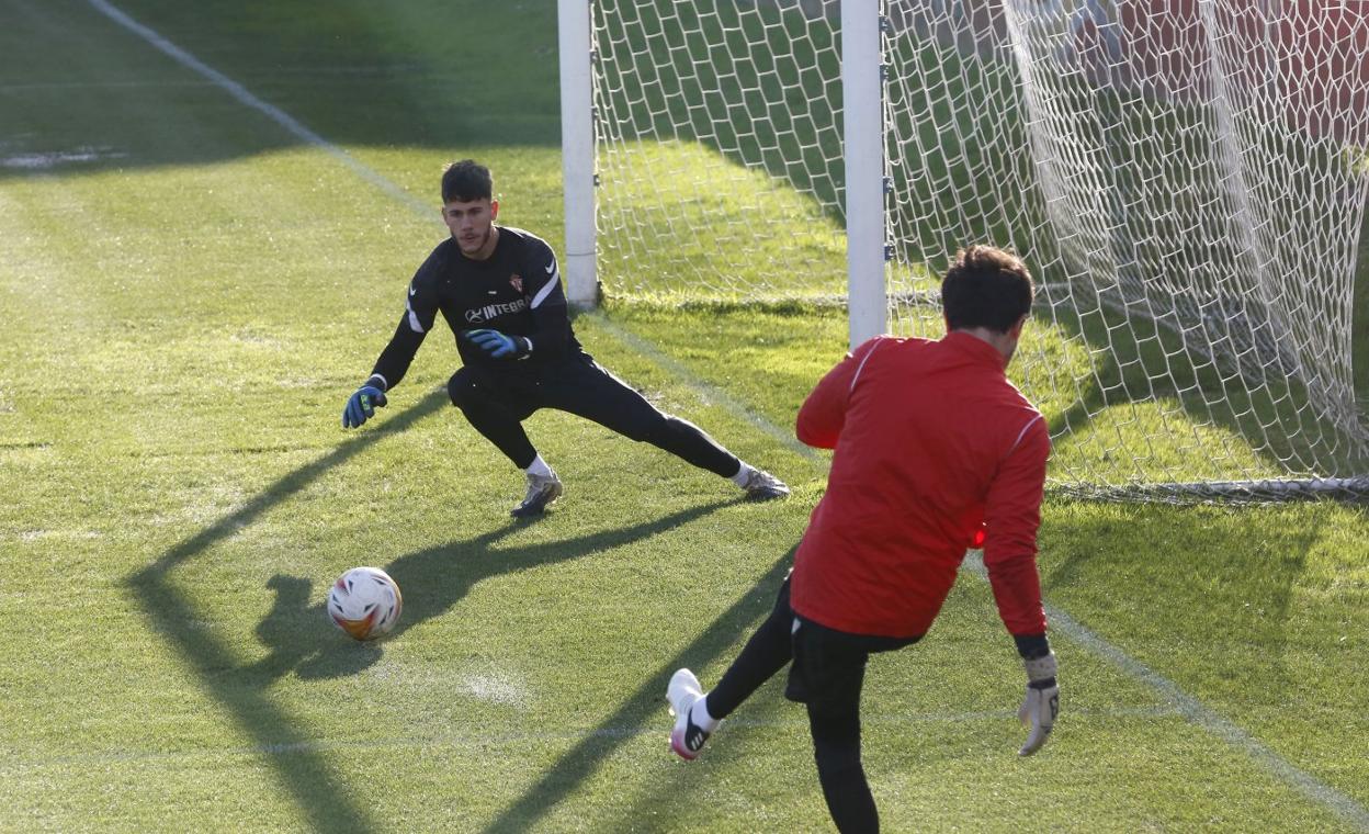 Joel Jiménez, en un entrenamiento de la temporada pasada. 