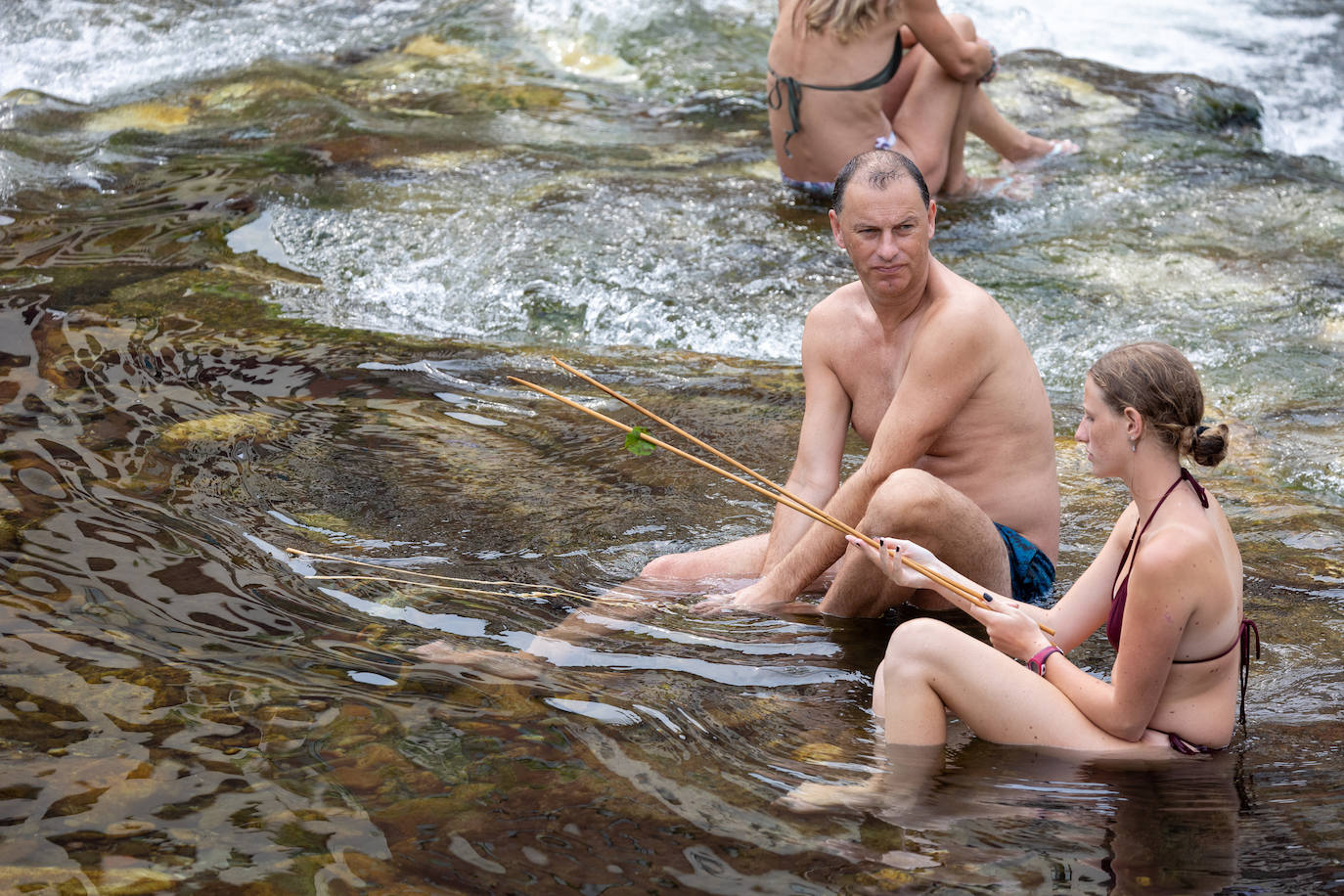 Fotos: A remojo para mitigar el calor en Asturias