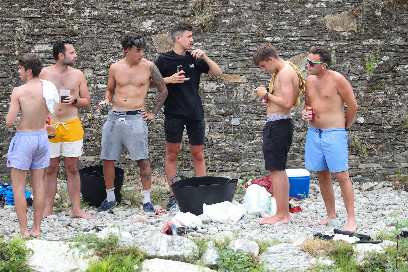 Fotos: A remojo para mitigar el calor en Asturias