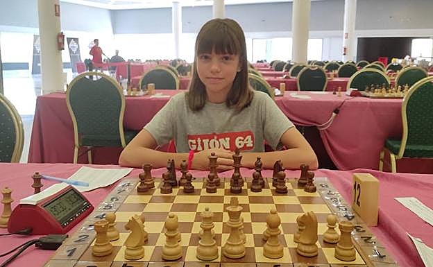 Alina Prochaieva, medalla de bronce femenina. 