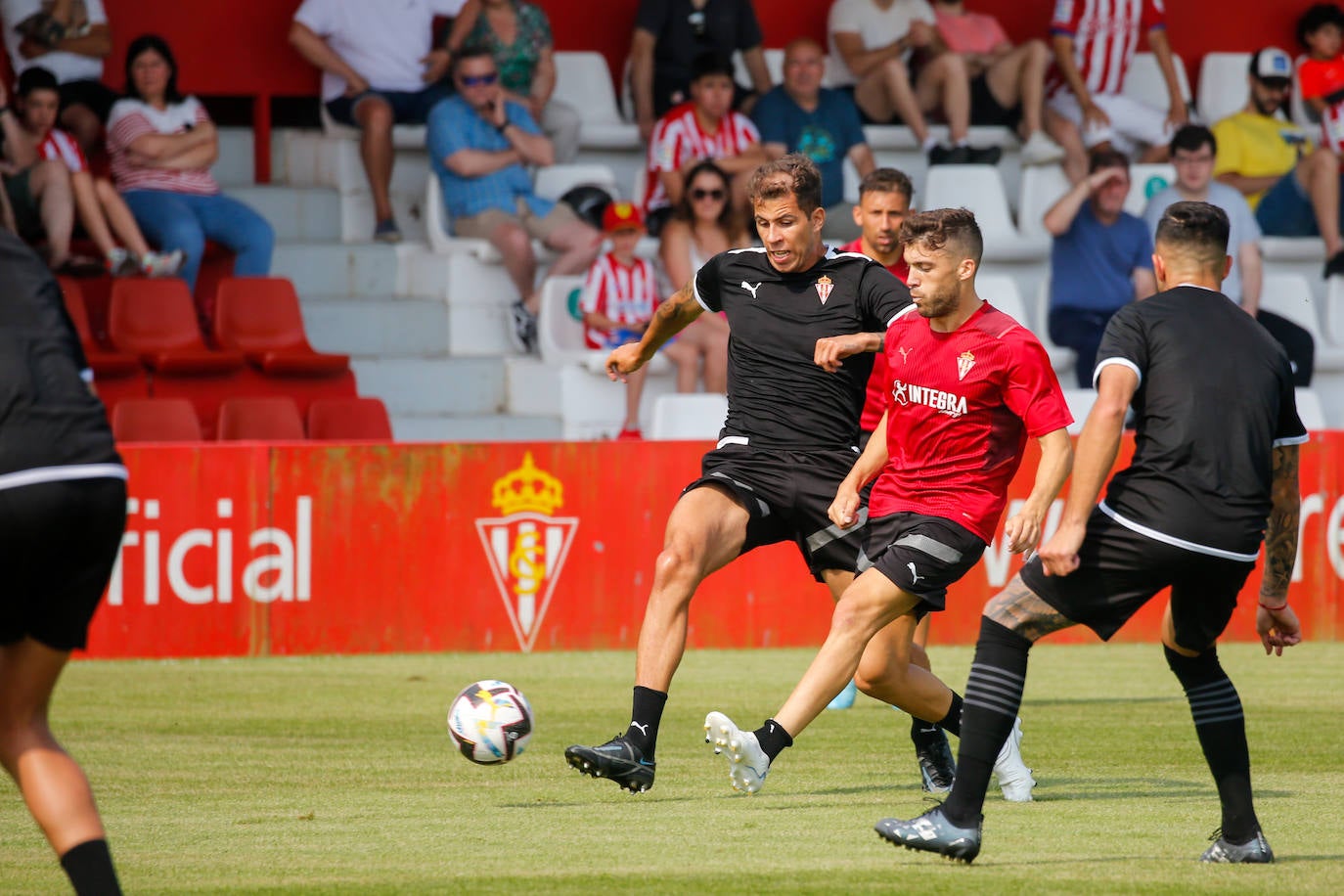 Fotos del Sporting: Partidillo de entrenamiento con mucha expectación